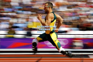 库巴西深情回归诺坎普，从看台到绿茵，梦想照进现实