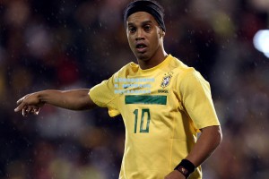 蓝军锋线重组现微妙棋局，静观伊萨克动向，雅克松未来悬而未决