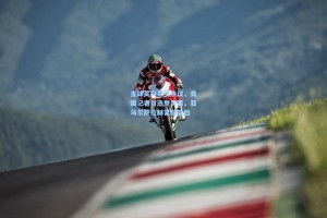 金球奖投票引热议，美国记者首选登贝莱，亚马尔萨拉赫紧随其后