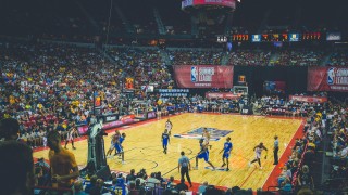 热那亚客场逆转萨索洛 争议判罚点燃意甲保级战火